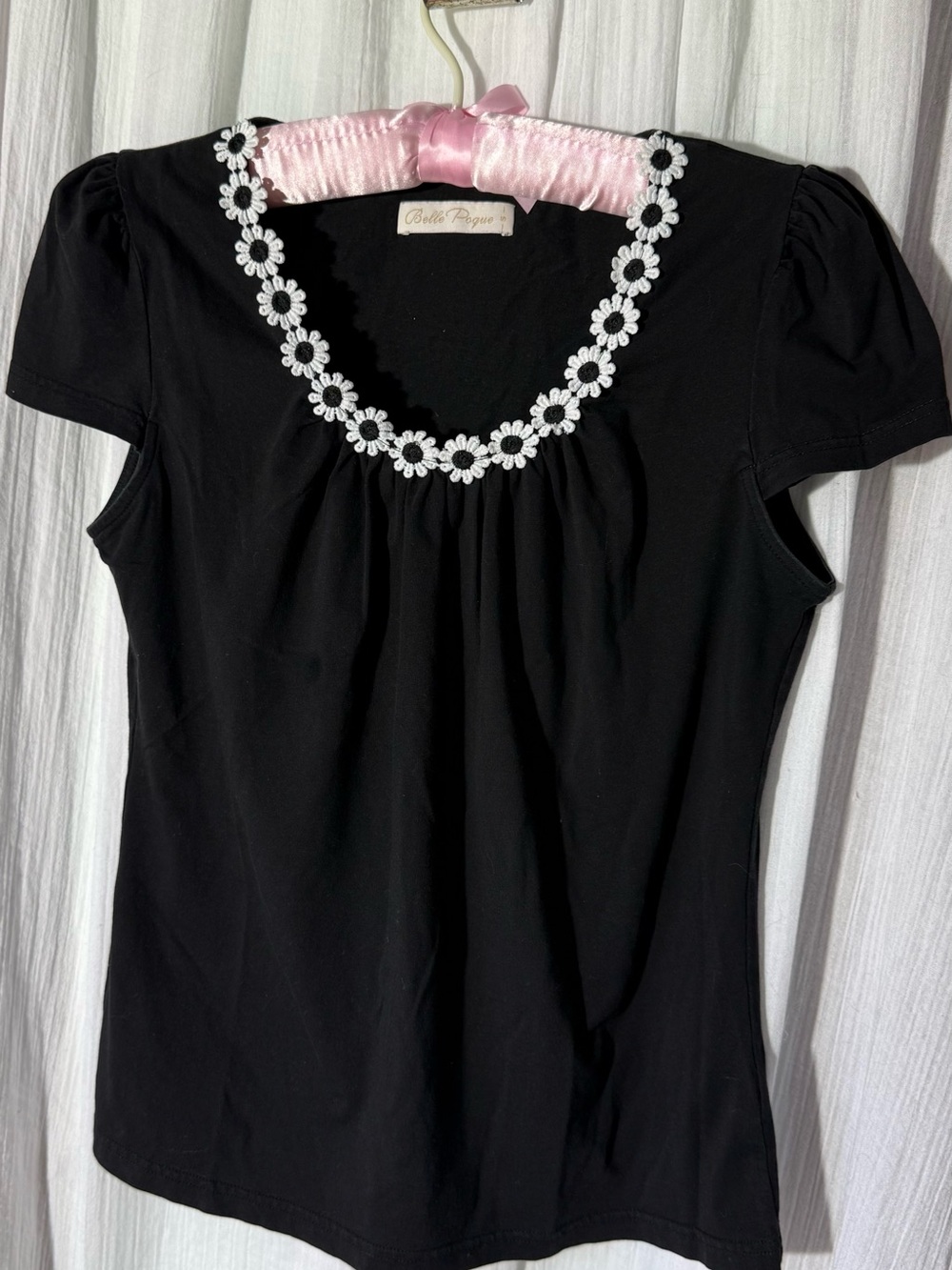 Bella Payne Black Short Sleeve Top with White Daisy Trim